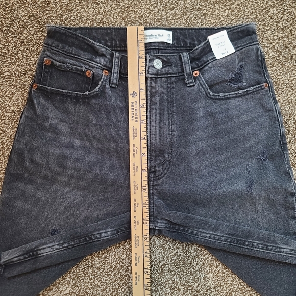 NWT Abercrombie & Fitch High Rise 9" Shorts Size 26/2 - Picture 7 of 7